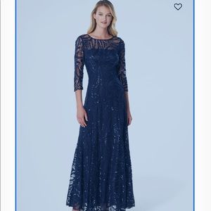 Tabard 3/4 sleeve navy gown